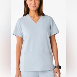 NWT Figs Casma Three Pocket Scrub V-Neck Top Size Medium Light Blue Color